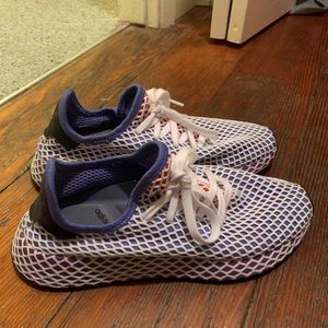 Adidas deerupt running shoes